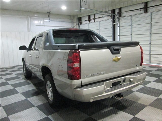 Chevrolet Avalanche 2008 photo 3