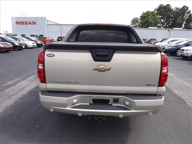 Chevrolet Avalanche 2008 photo 14