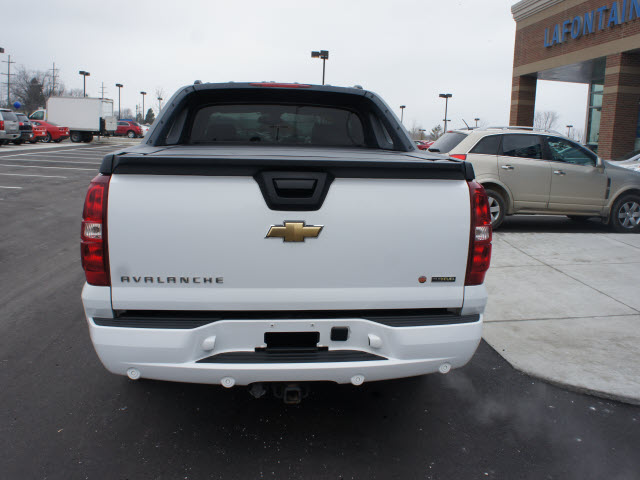 Chevrolet Avalanche 2008 photo 2