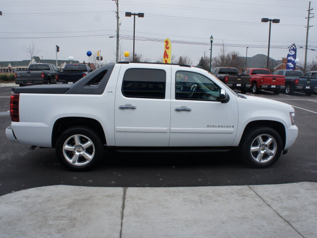 Chevrolet Avalanche 2008 photo 3