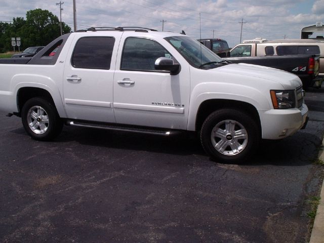 Chevrolet Avalanche 2008 photo 2