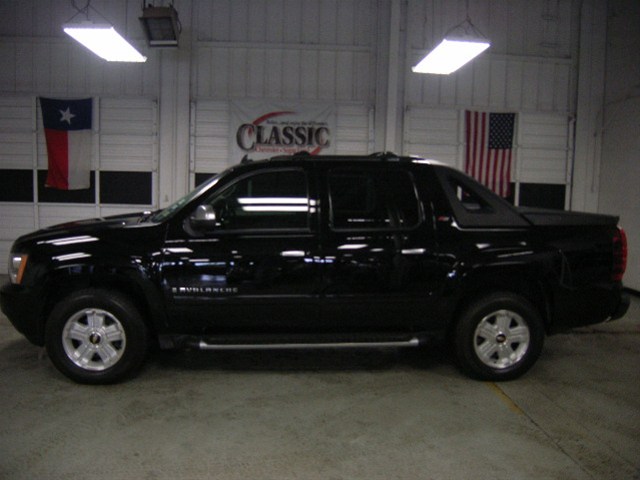 Chevrolet Avalanche 2008 photo 3