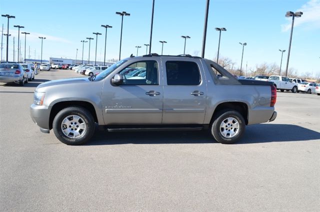 Chevrolet Avalanche 2008 photo 2