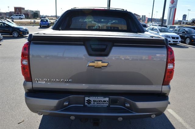 Chevrolet Avalanche 2008 photo 3