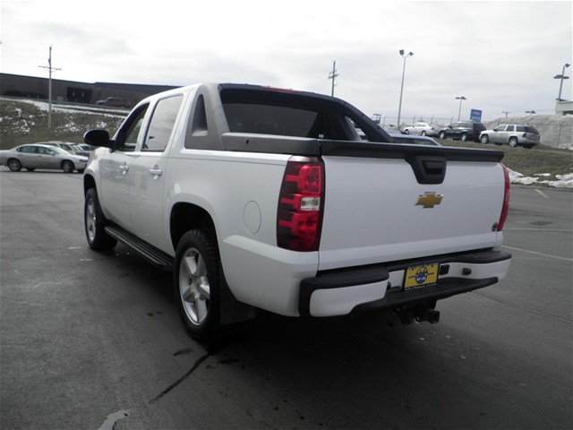 Chevrolet Avalanche 2008 photo 2