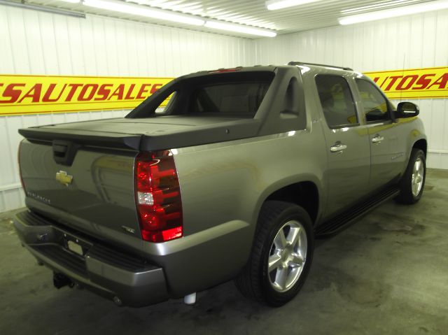 Chevrolet Avalanche 2008 photo 3