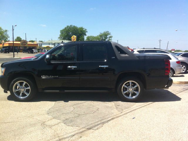 Chevrolet Avalanche Unknown Pickup Truck