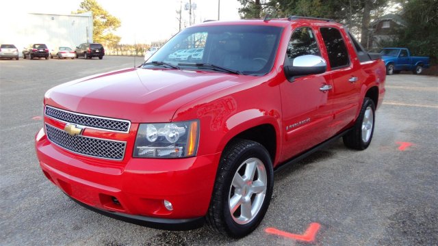 Chevrolet Avalanche 2008 photo 2