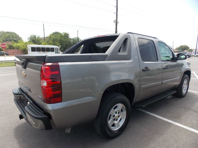 Chevrolet Avalanche 2008 photo 3