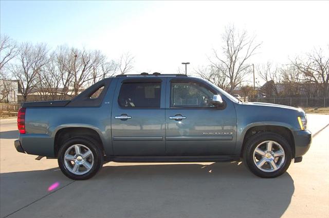 Chevrolet Avalanche 2008 photo 3