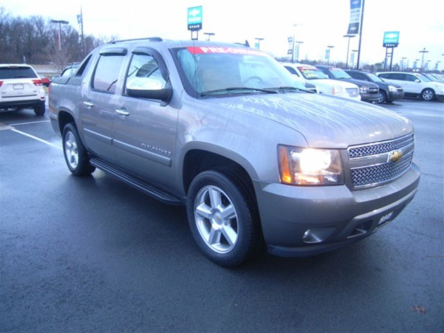 Chevrolet Avalanche 2008 photo 2