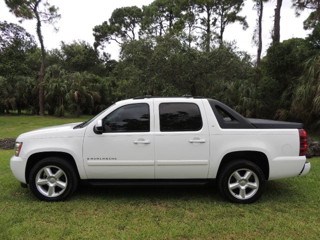 Chevrolet Avalanche 2008 photo 2