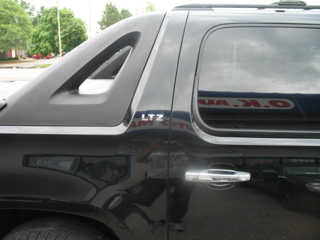 Chevrolet Avalanche 2008 photo 3