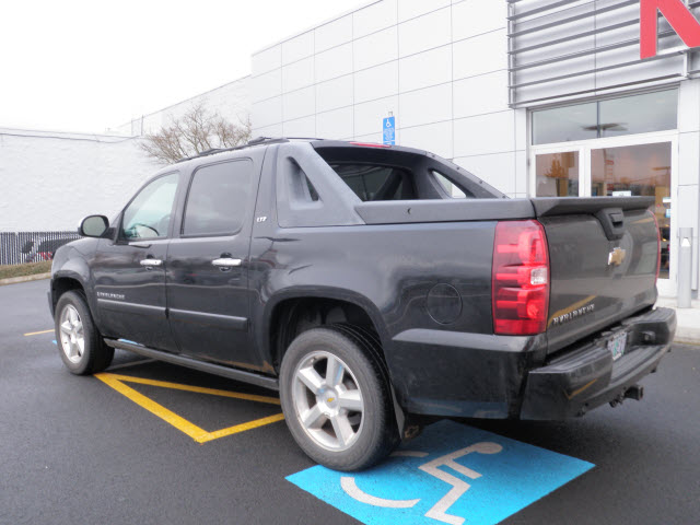 Chevrolet Avalanche 2008 photo 2