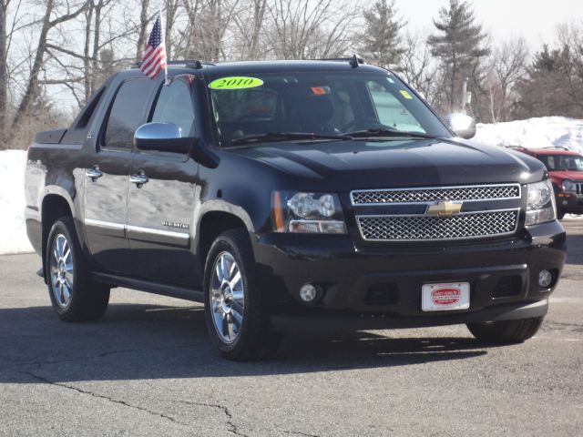 Chevrolet Avalanche 2010 photo 2