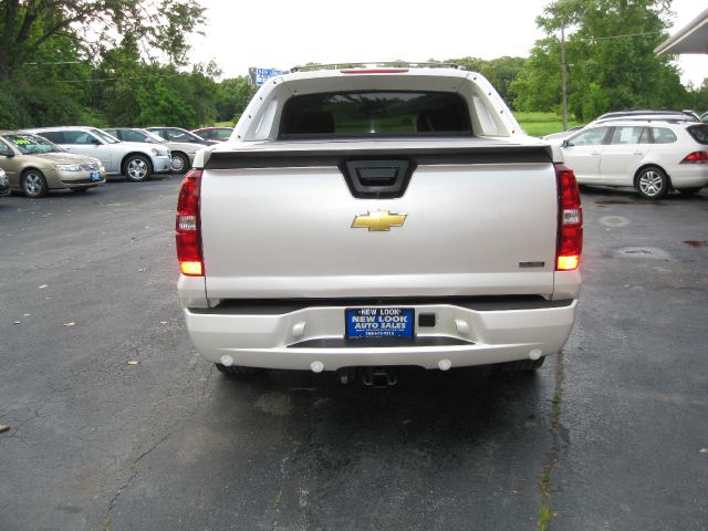 Chevrolet Avalanche 2010 photo 2