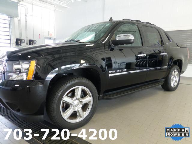 Chevrolet Avalanche 2011 photo 2