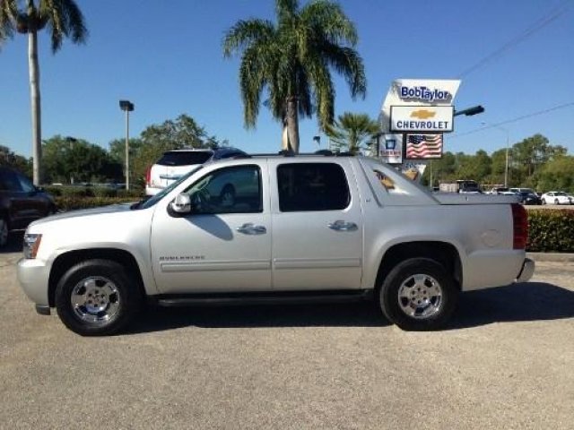 Chevrolet Avalanche 2011 photo 1