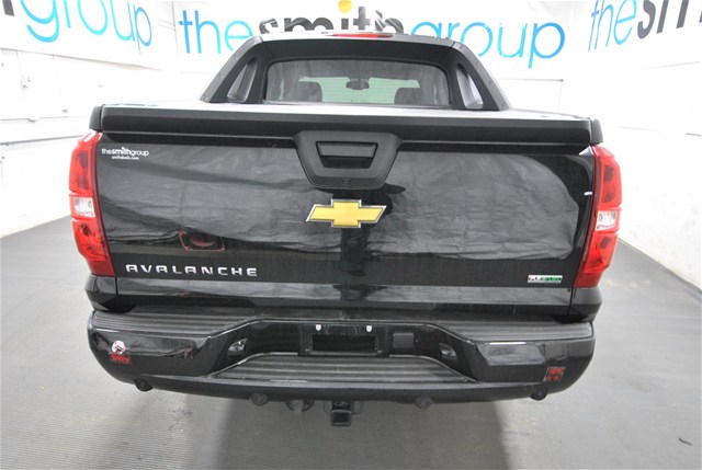 Chevrolet Avalanche 2011 photo 3