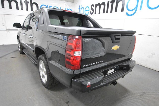 Chevrolet Avalanche 2011 photo 4