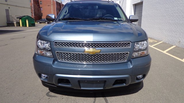 Chevrolet Avalanche 2011 photo 2