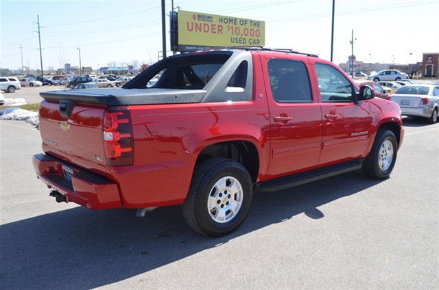 Chevrolet Avalanche 2011 photo 4