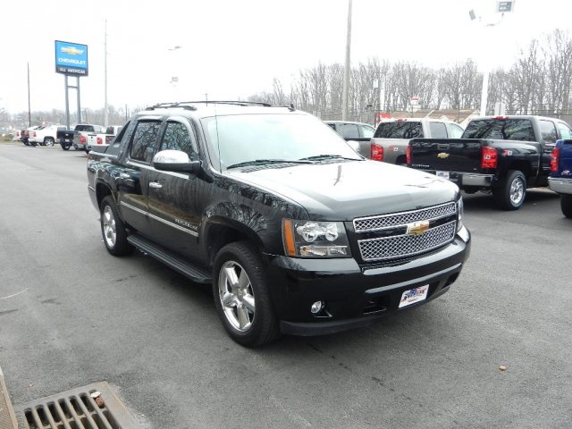 Chevrolet Avalanche 2011 photo 1