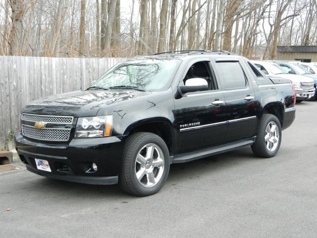 Chevrolet Avalanche 2011 photo 4