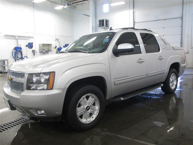 Chevrolet Avalanche 2011 photo 1