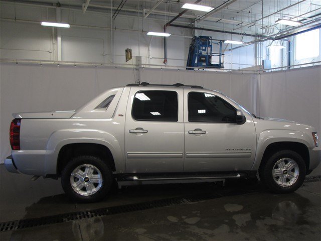 Chevrolet Avalanche 2011 photo 4