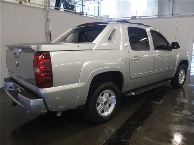 Chevrolet Avalanche 2011 photo 5