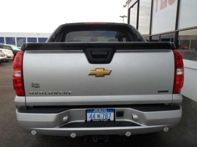 Chevrolet Avalanche 2011 photo 4