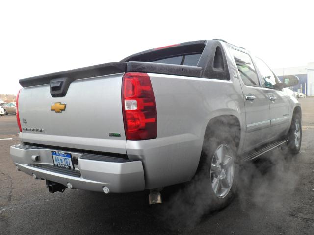 Chevrolet Avalanche 2011 photo 5