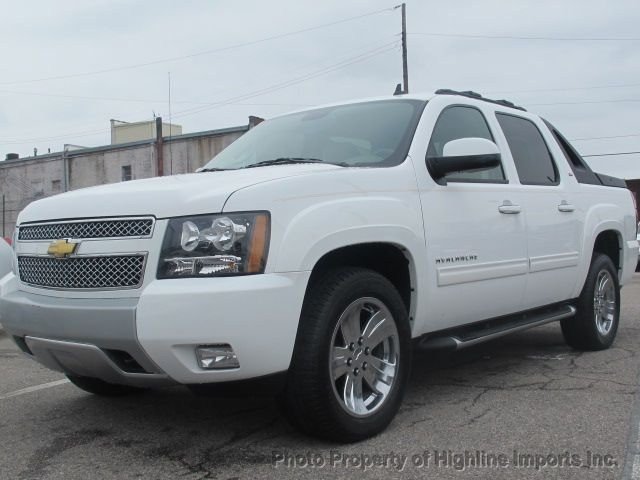 Chevrolet Avalanche 2011 photo 1