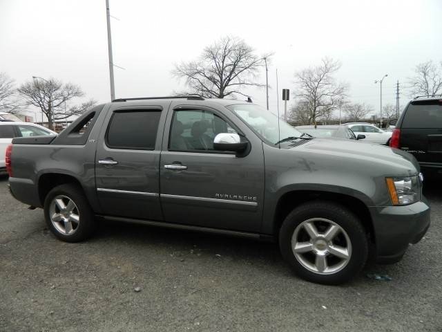 Chevrolet Avalanche 2011 photo 5