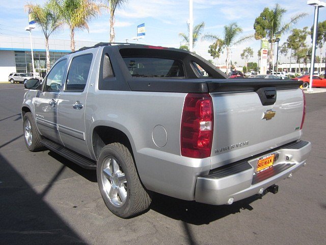 Chevrolet Avalanche 2011 photo 1