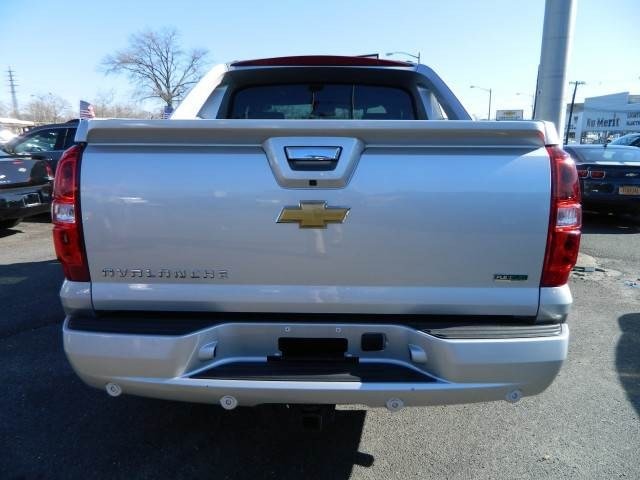 Chevrolet Avalanche 2011 photo 3