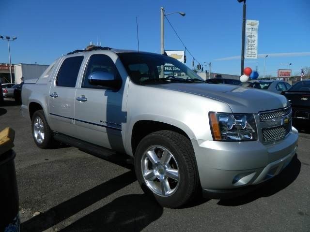 Chevrolet Avalanche 2011 photo 4