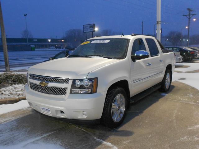 Chevrolet Avalanche 2011 photo 2