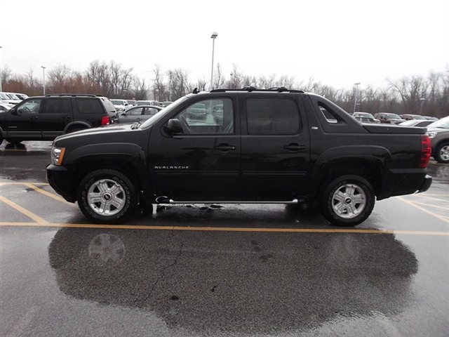 Chevrolet Avalanche 2011 photo 4