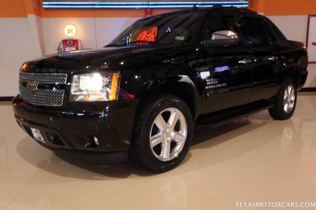 Chevrolet Avalanche 2011 photo 3