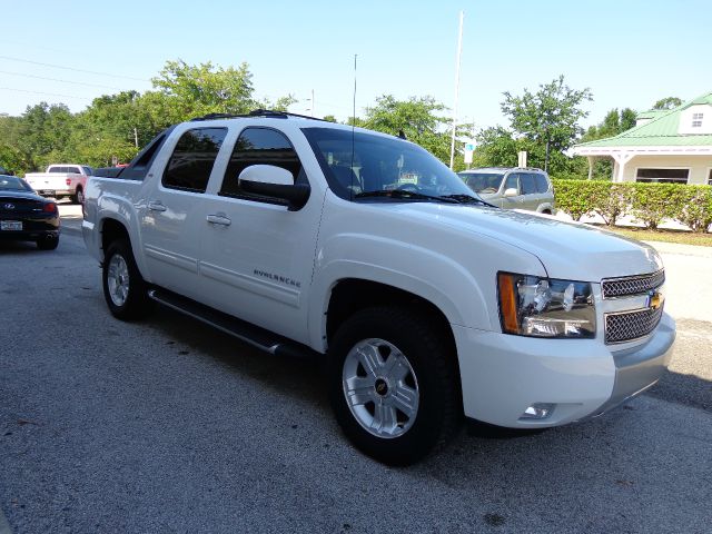 Chevrolet Avalanche 2011 photo 12