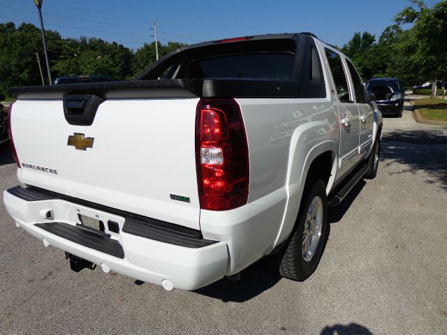 Chevrolet Avalanche 2011 photo 26