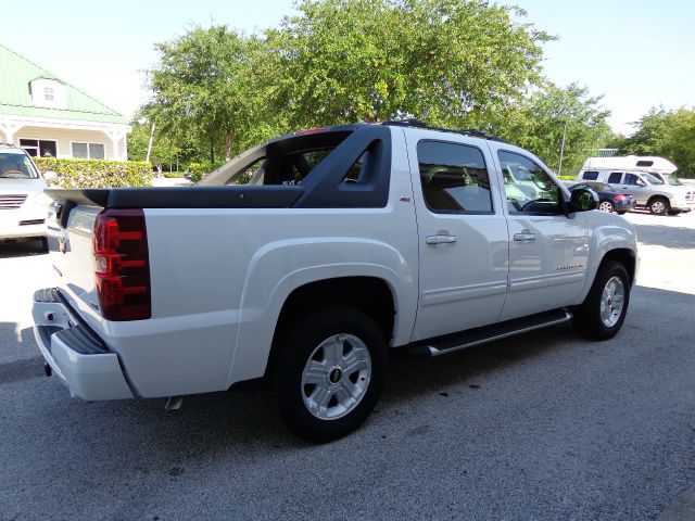 Chevrolet Avalanche 2011 photo 27