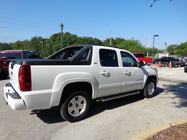 Chevrolet Avalanche 2011 photo 8