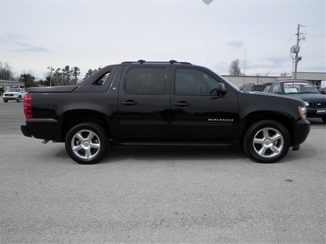 Chevrolet Avalanche 2011 photo 4