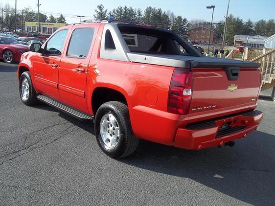 Chevrolet Avalanche 2011 photo 1