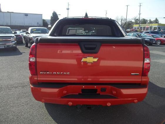 Chevrolet Avalanche 2011 photo 4