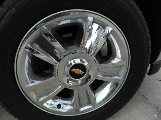 Chevrolet Avalanche 2011 photo 2