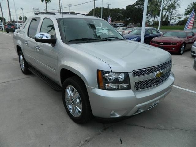 Chevrolet Avalanche 2011 photo 3